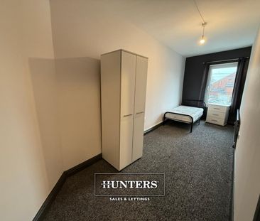 1 bedroom Flat To Let - Photo 2