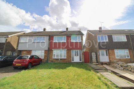 3 bedroom semi-detached house to rent - Photo 3