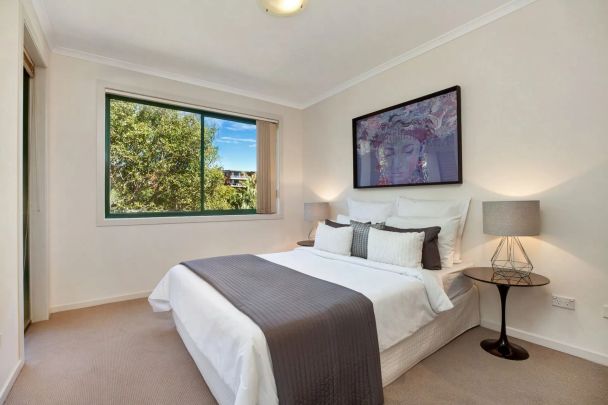 Spacious & Bright One Bedroom Apartment For Lease - Photo 1