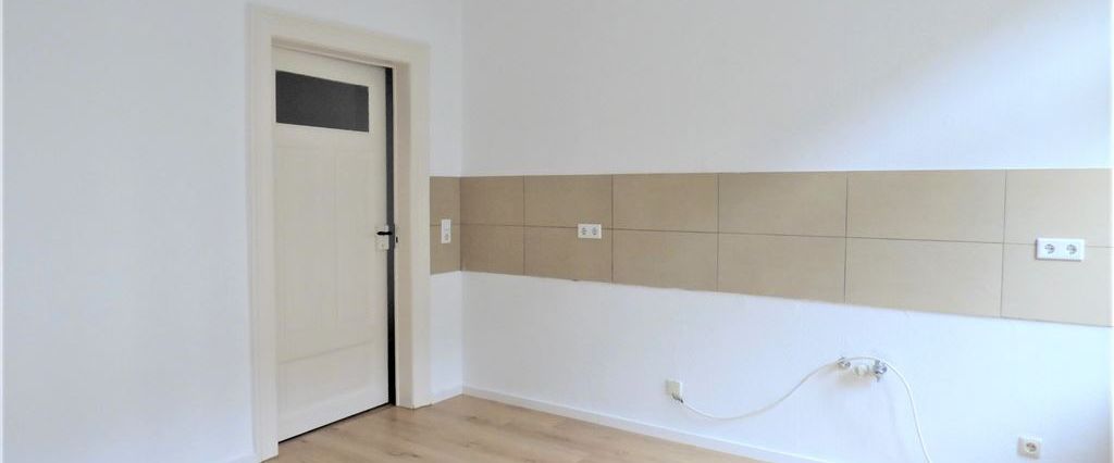 SINGLES AUFGEPASST! Ruhige 1 Raum Wohnung mit großer Wohnküche in Gohlis, Bad mit Fenster, Wanne - Foto 1