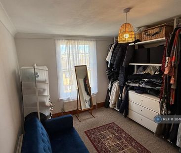 3 bedroom terraced house to rent - Photo 6