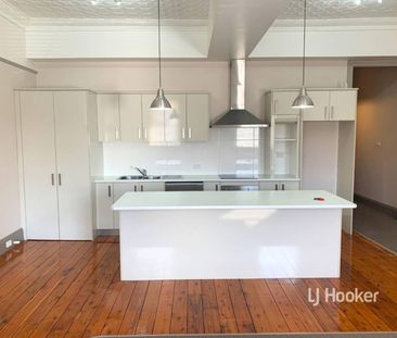 3 Bedroom Unit, Conveniently Located - Photo 4