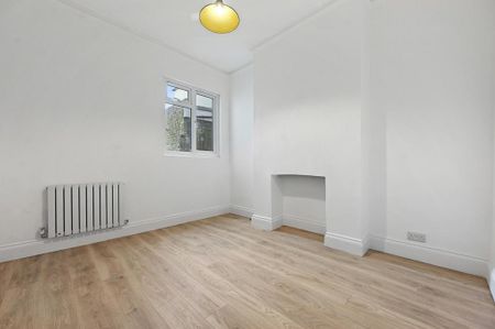 2 bedroom ground floor flat to rent - Photo 5