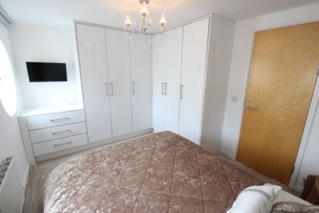 3 bedroom flat to rent - Photo 5