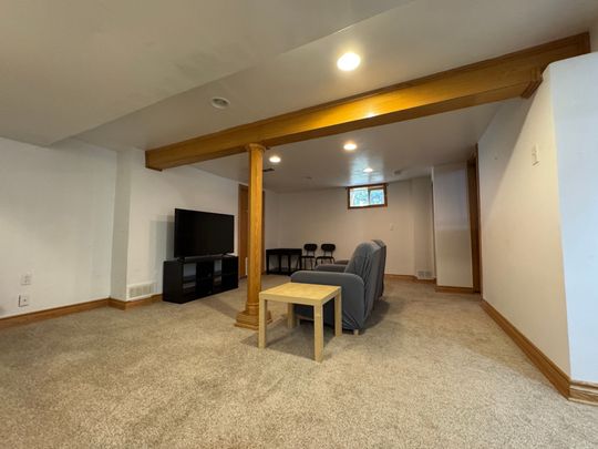 For Lease - 924 Valetta Street, London North, Ontario - Photo 1