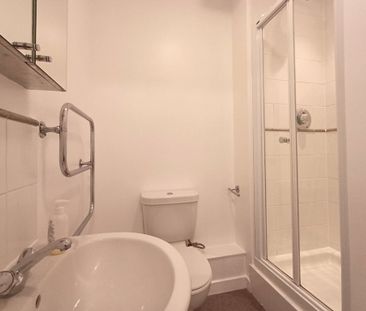 Norwich Avenue West, Bournemouth - Photo 1