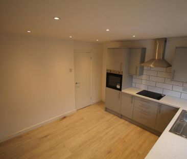 3 bedroom end of terrace house to rent - Photo 5