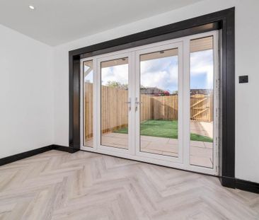 2 bedroom end of terrace house to rent - Photo 3