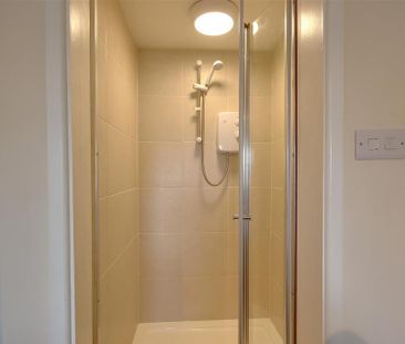 1 bedroom in a house share to rent - Photo 6