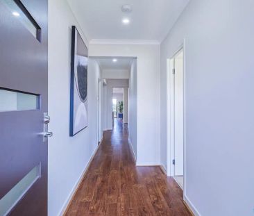 “WALKING DISTANCE TO ALL AMENITIES - Heart of Craigieburn!” - Photo 3