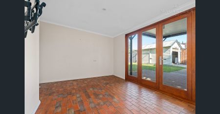 96 Railway Street, Turvey Park, NSW 2650 - Photo 5