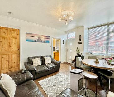 2 bedroom end of terrace house to rent - Photo 1