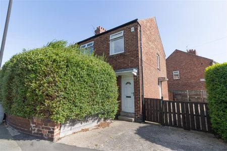 3 Bedroom Flat - First Floor - Photo 4