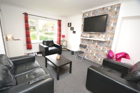 2 bed Mid Terraced House for Rent - Photo 3