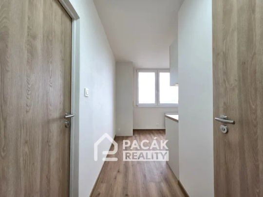 Pronájem zrekonstruovaného bytu 1+1 s balkónem v Olomouci, ul. Hraniční - Photo 1