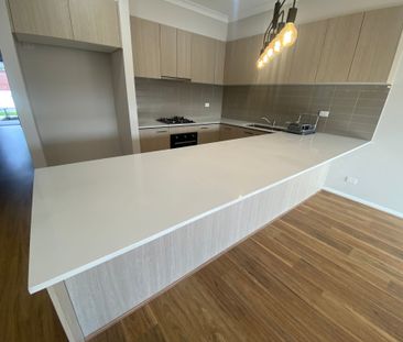 Beautiful Family Home - Photo 6