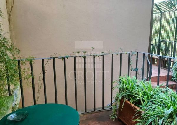 Piazza del Popolo: Lovely, modern 1 bedroom in private Villa. Entrance, spacious living-dining, fully equipped kitchen, bath and private terrace. Parquet floors Air conditioning, bright and silent. rif 364