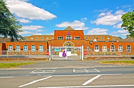 Kensington Place, Farnborough, Hampshire, GU14 - Photo 3