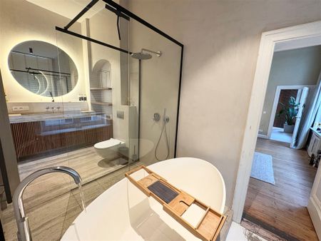 Gemeubeld (All-inclusive) 1 - slaapkamer appartement - contract 4 tot 6 maanden met ondergrondse autostaanplaats. - Foto 2