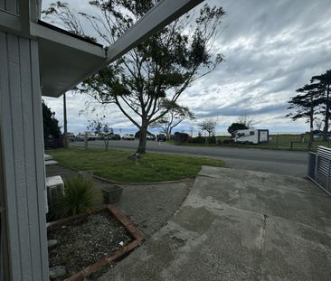 Fully Redeocated Beach House with rear views over ... - Photo 3