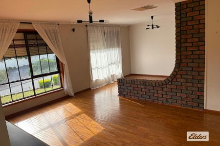 2 Lundie Crescent - Photo 2
