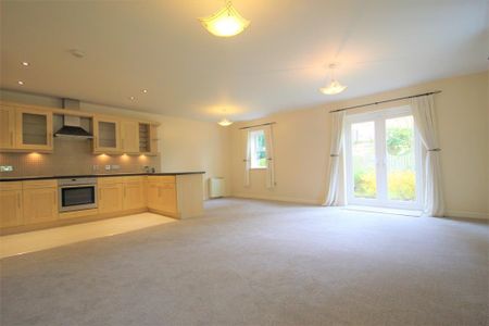 2 bedroom flat to rent - Photo 2