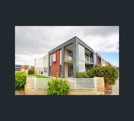 17 Osmia Street, Anketell, WA 6167 - Photo 1