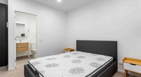 Spacious Studio Apartment - Cold water included - Photo 2