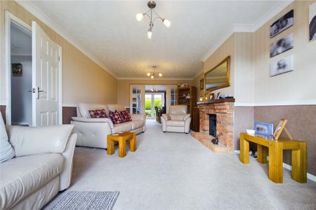 3 bedroom semi-detached house to rent - Photo 2