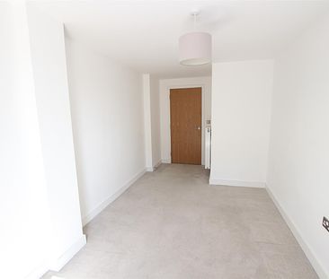 2 bedroom Apartment to let - Photo 1