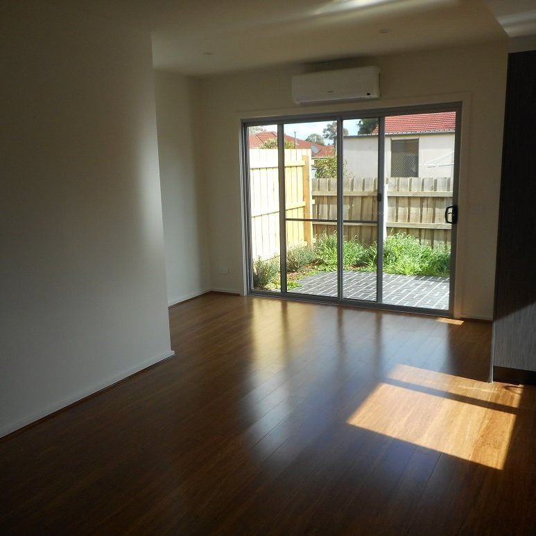 Light & Bright Two Bedroom Townhouse - Photo 1