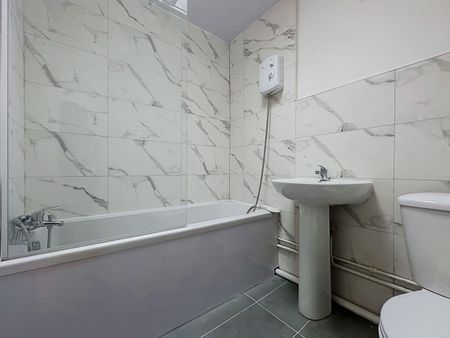 2 Bedroom - Photo 5