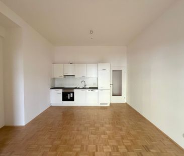 Generalsanierte 2-Zimmerwohnung mit Terrasse zum Innenhof - Provisi... - Photo 3