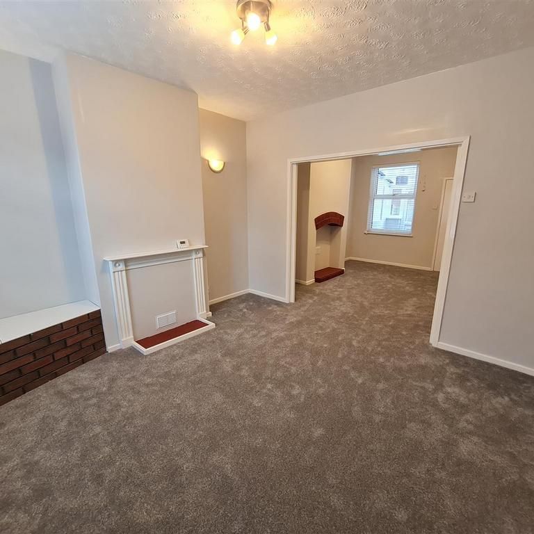 2 bedroom cottage to rent - Photo 1