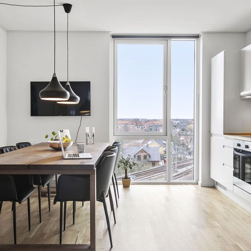 5-værelses rækkehus på toppen af Vanløse med både altan og terrasse - Photo 1