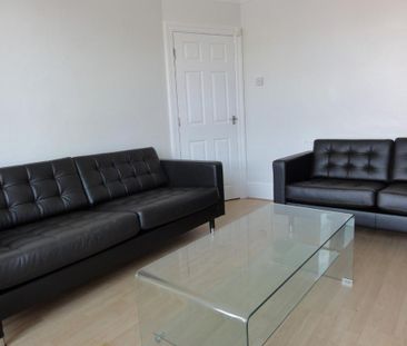 6 bedroom house to rent - Photo 1