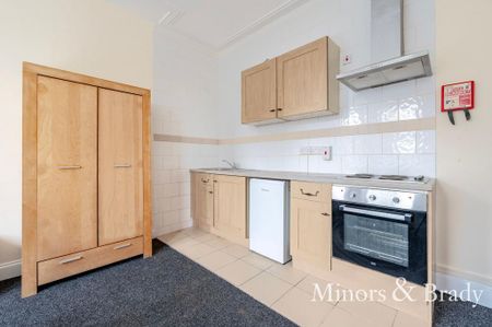 1 bedroom in a house share to rent - Photo 3