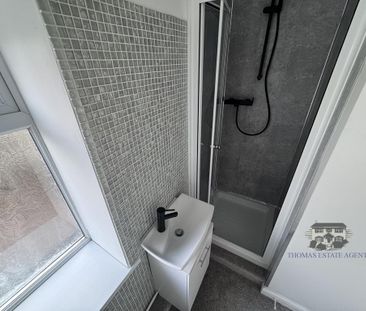 3 bedroom terraced house to rent - Photo 6