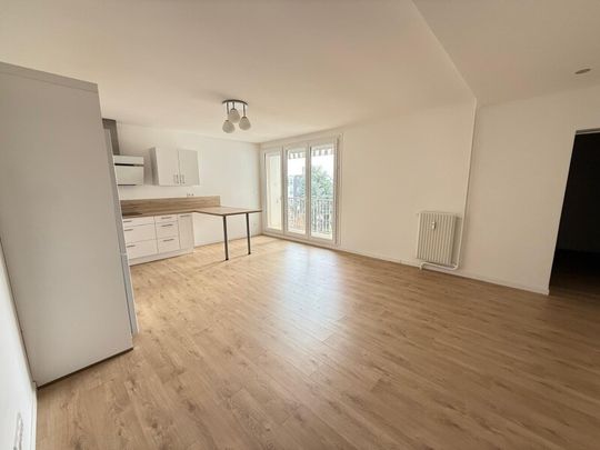 Location Appartement 5 pièces 95m² ORLEANS 45100 - Photo 1