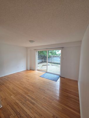 For Lease - 111 Dunsmore Lane, Barrie, Ontario - Photo 1