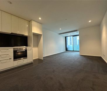 One Bedroom Apartment at the heart of Melbourne CBD - Photo 2