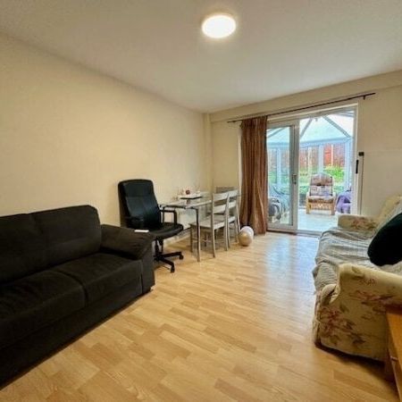 Fox Lane, Winchester - Photo 1