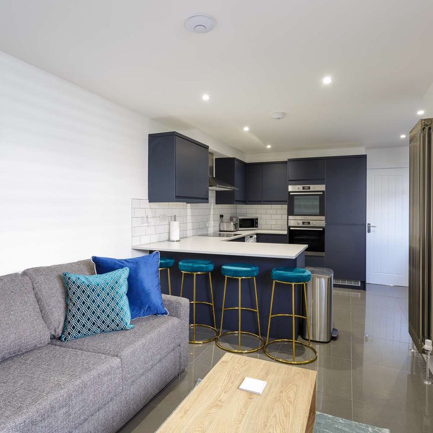 Tennyson Road Room 6 - Photo 1