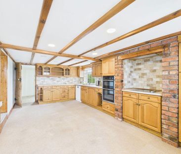 4 bedroom detached house to rent - Photo 1