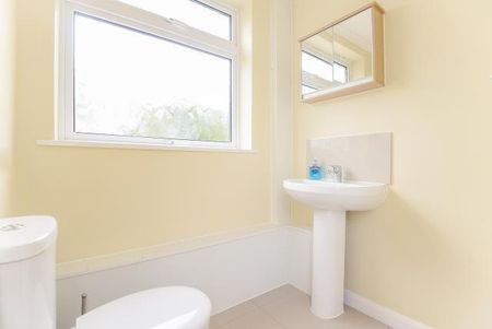 3 bedroom townhouse to rent - Photo 4