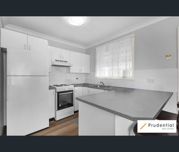 2/4 Plume Cl, Macquarie Fields, NSW 2564 - Photo 4