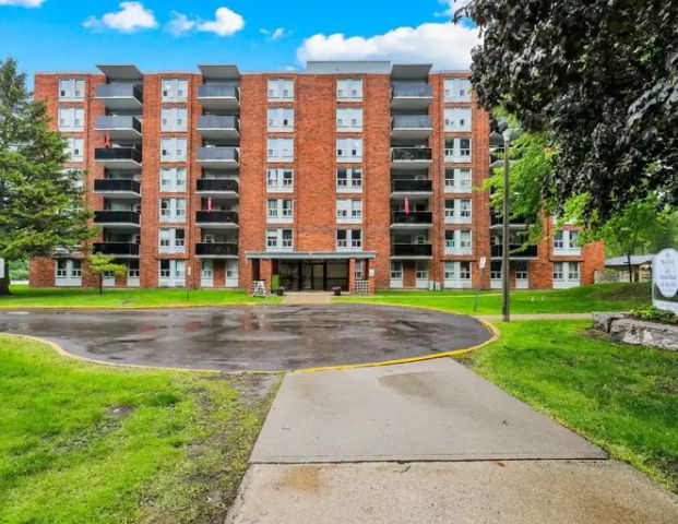 Governor House East & West Apartments | 351, 361, 369 London Road, Sarnia - Photo 1