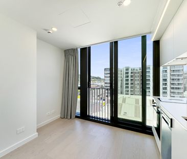 Welcome to apartment 607 in Hyde Lane. - Photo 2