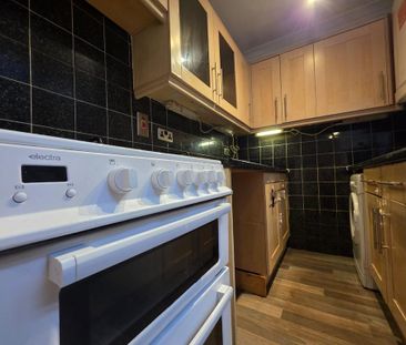 2 bedroom end of terrace house to rent - Photo 5