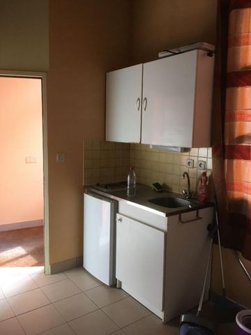 Location Appartement 2 pièces Meublé 32m² SABLE SUR SARTHE 72300 - Photo 3